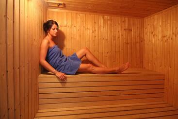 Corallia Beach Hotel Apartments