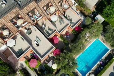 Holidays Residence