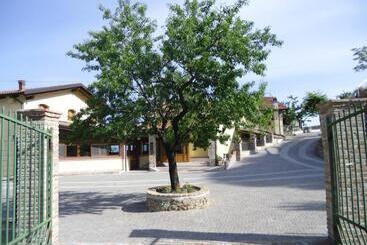 هتل Agriturismo La Pigna