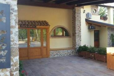 هتل Agriturismo La Pigna