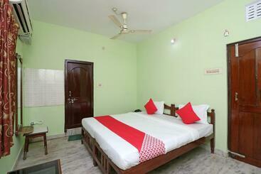 هتل Oyo 29372 Priti Villa