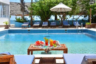 استراحتگاه Blu Marlin Village