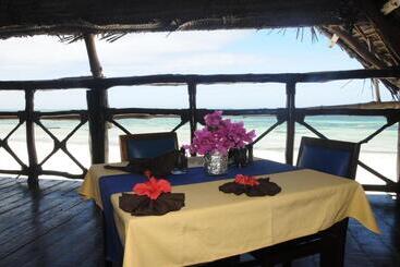 استراحتگاه Blu Marlin Village