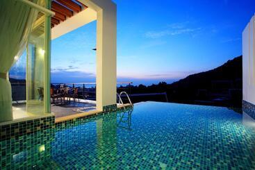 استراحتگاه Kata Sea View Villas