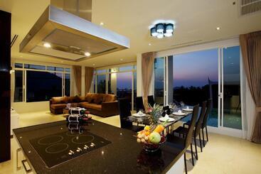 استراحتگاه Kata Sea View Villas