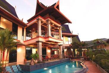 استراحتگاه Kata Sea View Villas