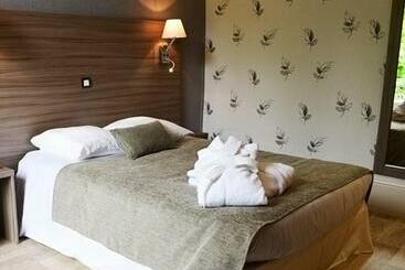 ホテル Grand Hôtel De Bourbon Lancy   Logis   Restaurant Et Spa