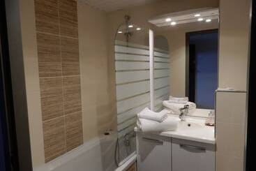هتل Best Western Kobalt Annecy Nord   Epagny