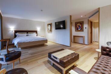 ホテル Auberge Saint Walfrid Hôtel Restaurant & Spa