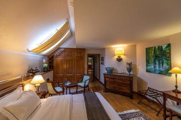 ホテル Auberge Saint Walfrid Hôtel Restaurant & Spa