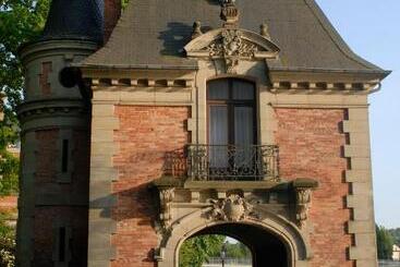 ホテル Auberge Saint Walfrid Hôtel Restaurant & Spa