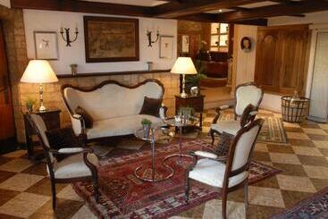 ホテル Auberge Saint Walfrid Hôtel Restaurant & Spa