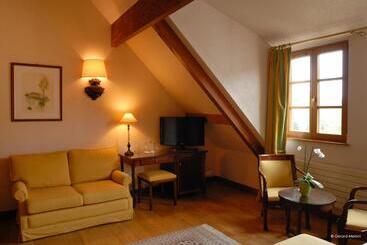 هتل Auberge Saint Walfrid Hôtel Restaurant & Spa