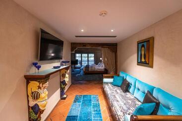 ホテル Auberge Saint Walfrid Hôtel Restaurant & Spa