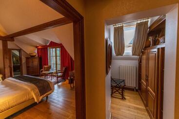 ホテル Auberge Saint Walfrid Hôtel Restaurant & Spa
