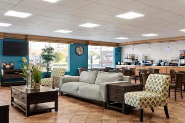 هتل Baymont By Wyndham Elizabethtown