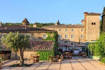 هتل Chateau De Berne
