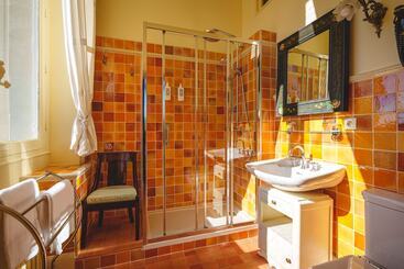 هتل Château La Comtesse De Loire & Spa