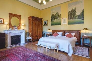 هتل Château La Comtesse De Loire & Spa