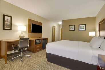 هتل Comfort Inn Airport