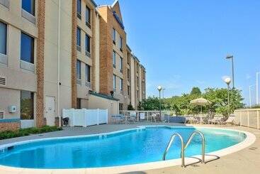 هتل Comfort Inn Airport