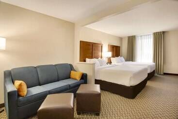 هتل Comfort Inn Airport