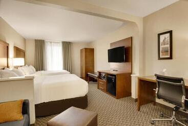 هتل Comfort Inn Airport