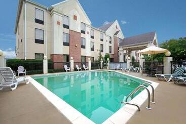فندق Comfort Inn & Suites At I 85