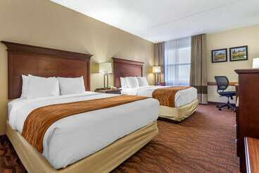 هتل Comfort Inn & Suites Branson Meadows