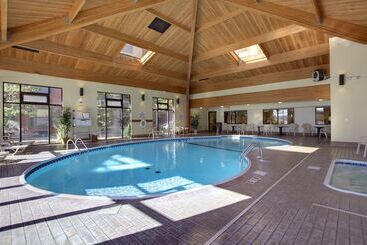 هتل Comfort Inn & Suites Branson Meadows