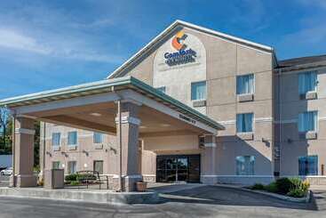 هتل Comfort Inn & Suites