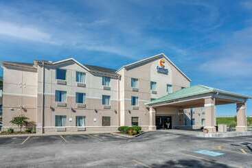هتل Comfort Inn & Suites