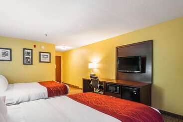 هتل Comfort Inn & Suites