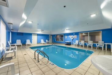 هتل Comfort Inn & Suites