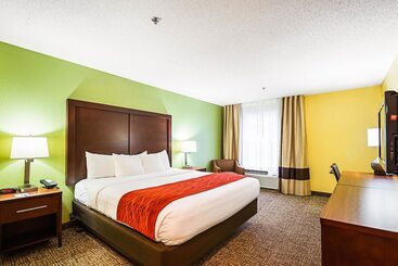 هتل Comfort Inn & Suites