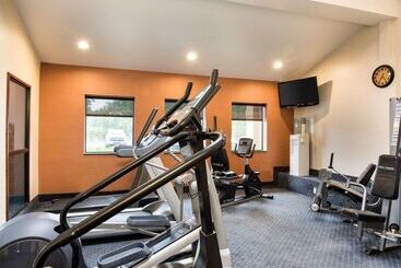 هتل Comfort Inn & Suites Lavale Cumberland