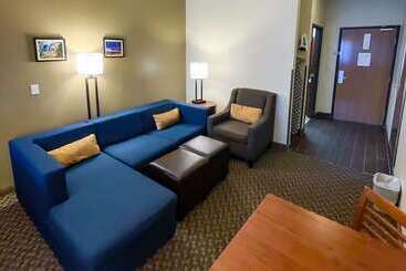 בית מלון כפרי Comfort Inn & Suites Midtown