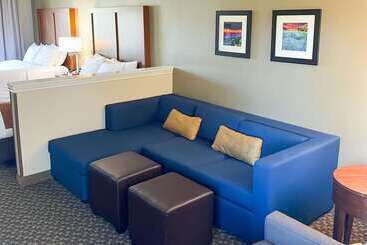 בית מלון כפרי Comfort Inn & Suites Midtown