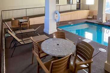 בית מלון כפרי Comfort Inn & Suites Midtown
