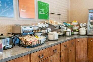 בית מלון כפרי Comfort Inn & Suites Midtown