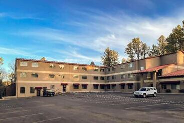 בית מלון כפרי Comfort Inn & Suites Midtown