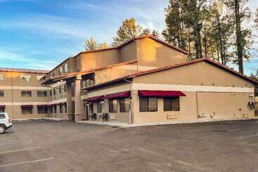 בית מלון כפרי Comfort Inn & Suites Midtown