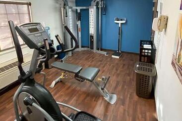 בית מלון כפרי Comfort Inn & Suites Midtown