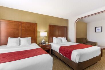 هتل Comfort Inn & Suites