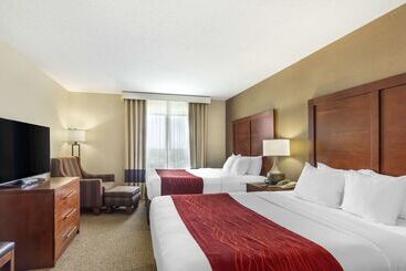هتل Comfort Inn & Suites