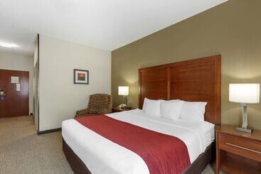 هتل Comfort Inn & Suites