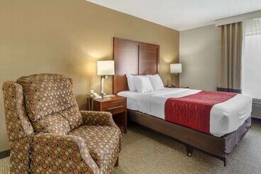 هتل Comfort Inn & Suites