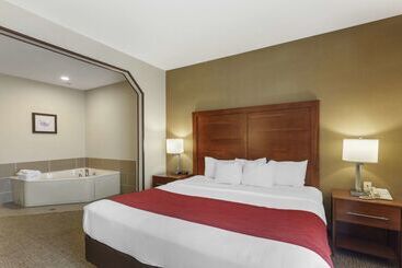هتل Comfort Inn & Suites
