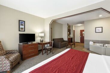 هتل Comfort Inn & Suites