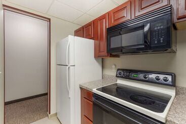 هتل Comfort Inn & Suites